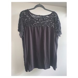 Gorgeous grey lace top from Torrid 2x